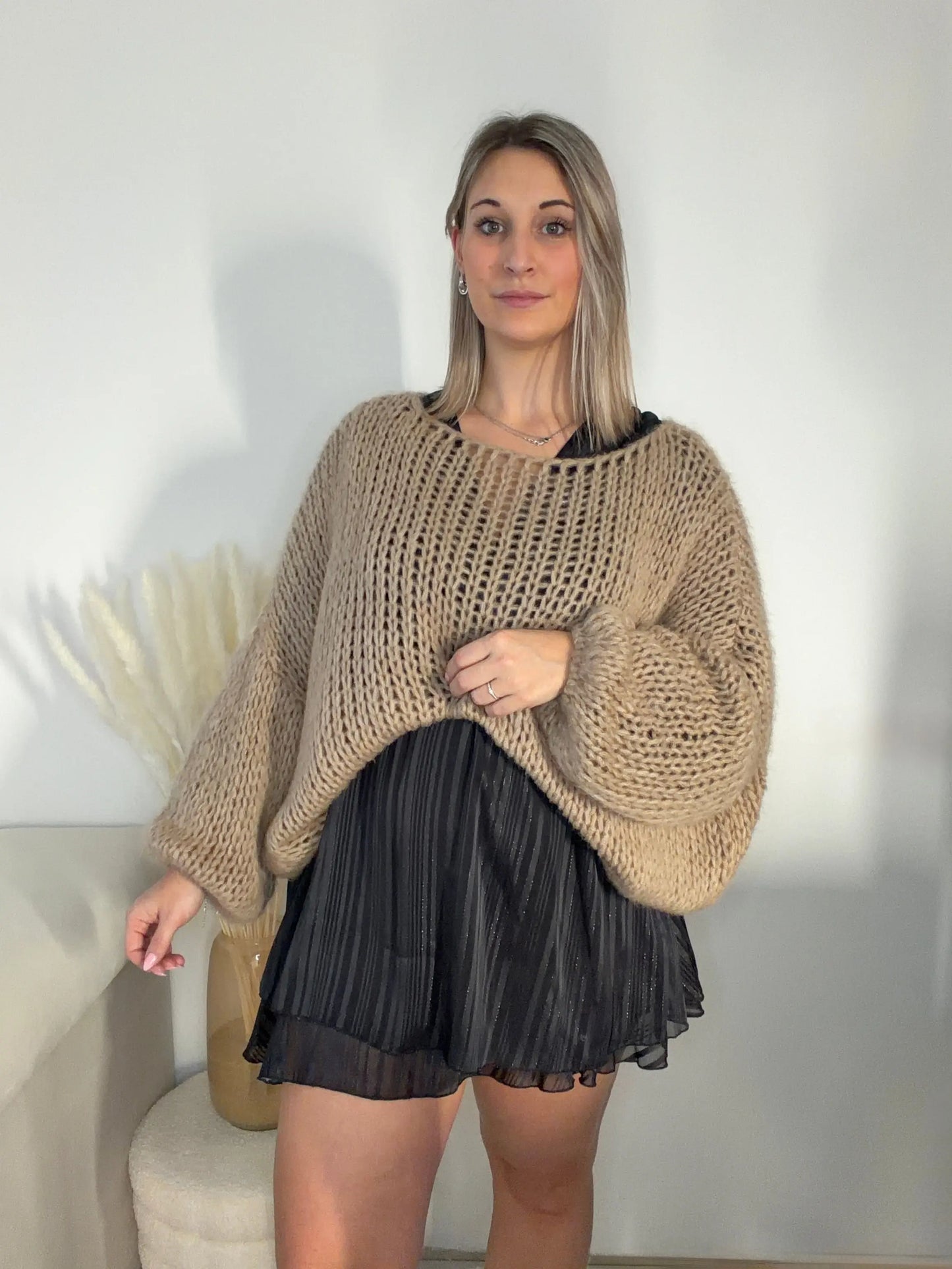 Pull Ashley Maddy & Co