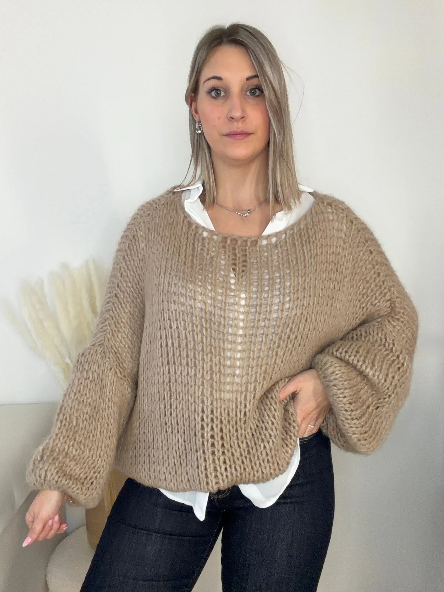 Pull Ashley Maddy & Co