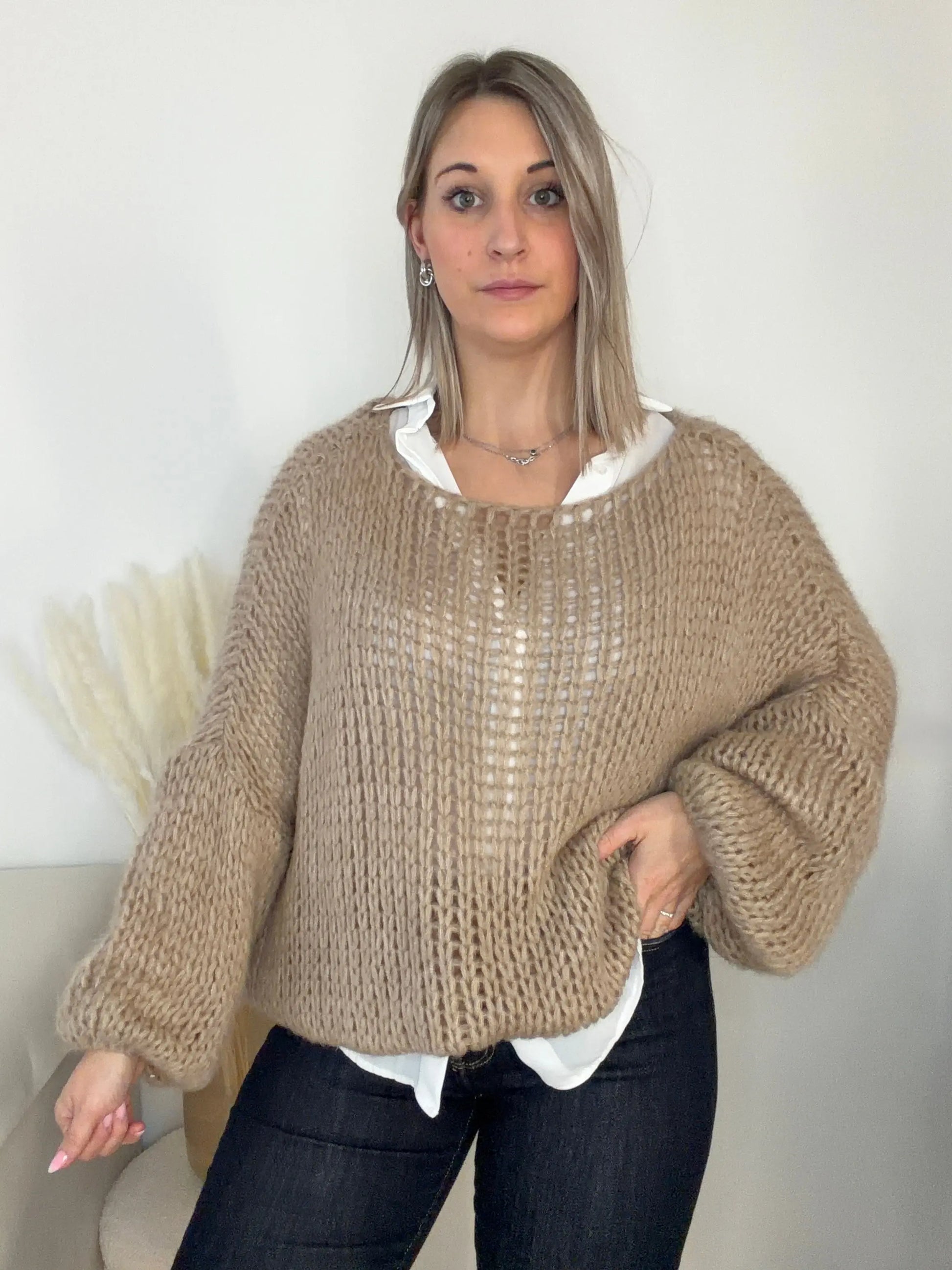 Pull Ashley Maddy & Co