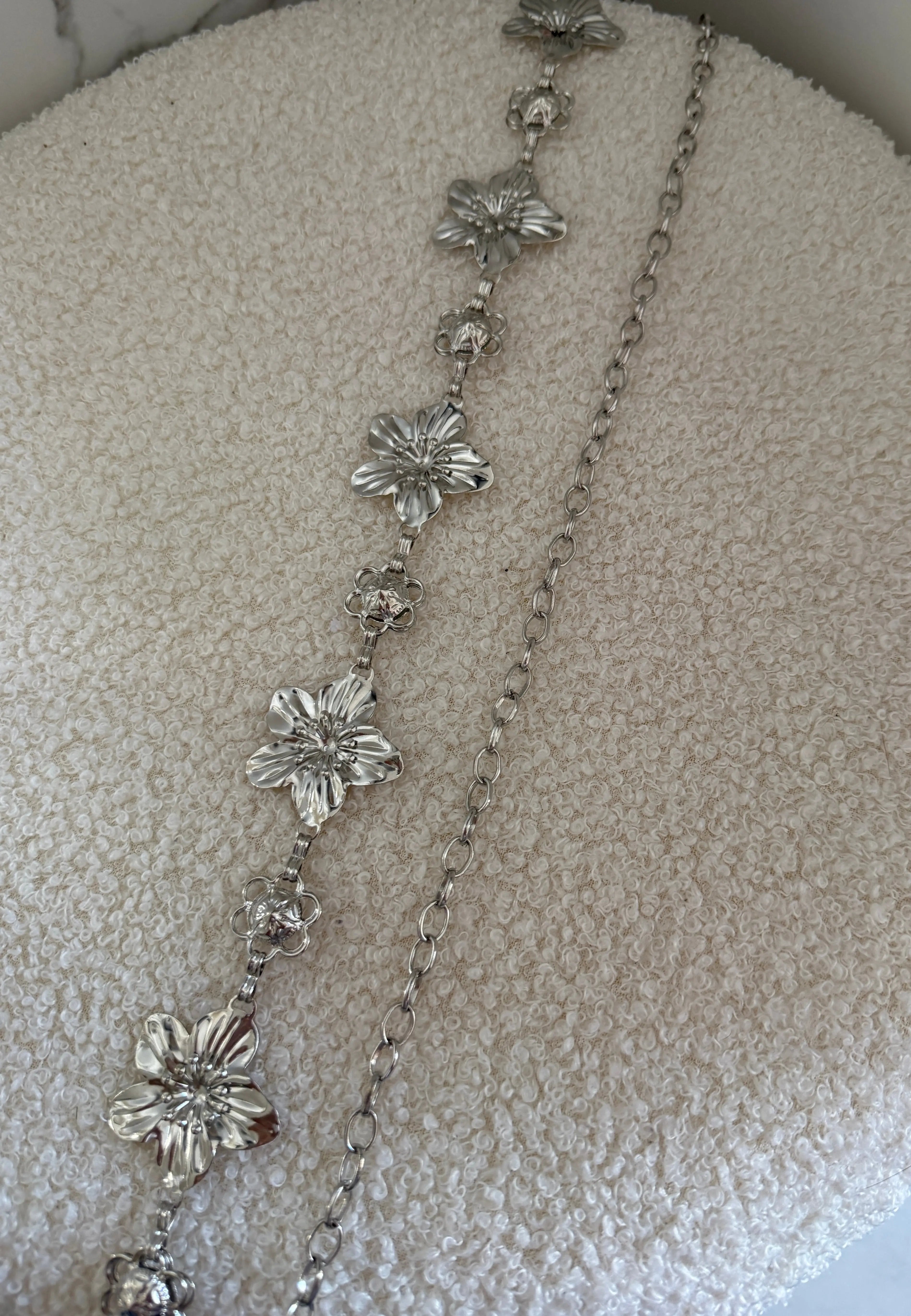 Ceinture chaîne fleur  - Argenté Maddy & Co