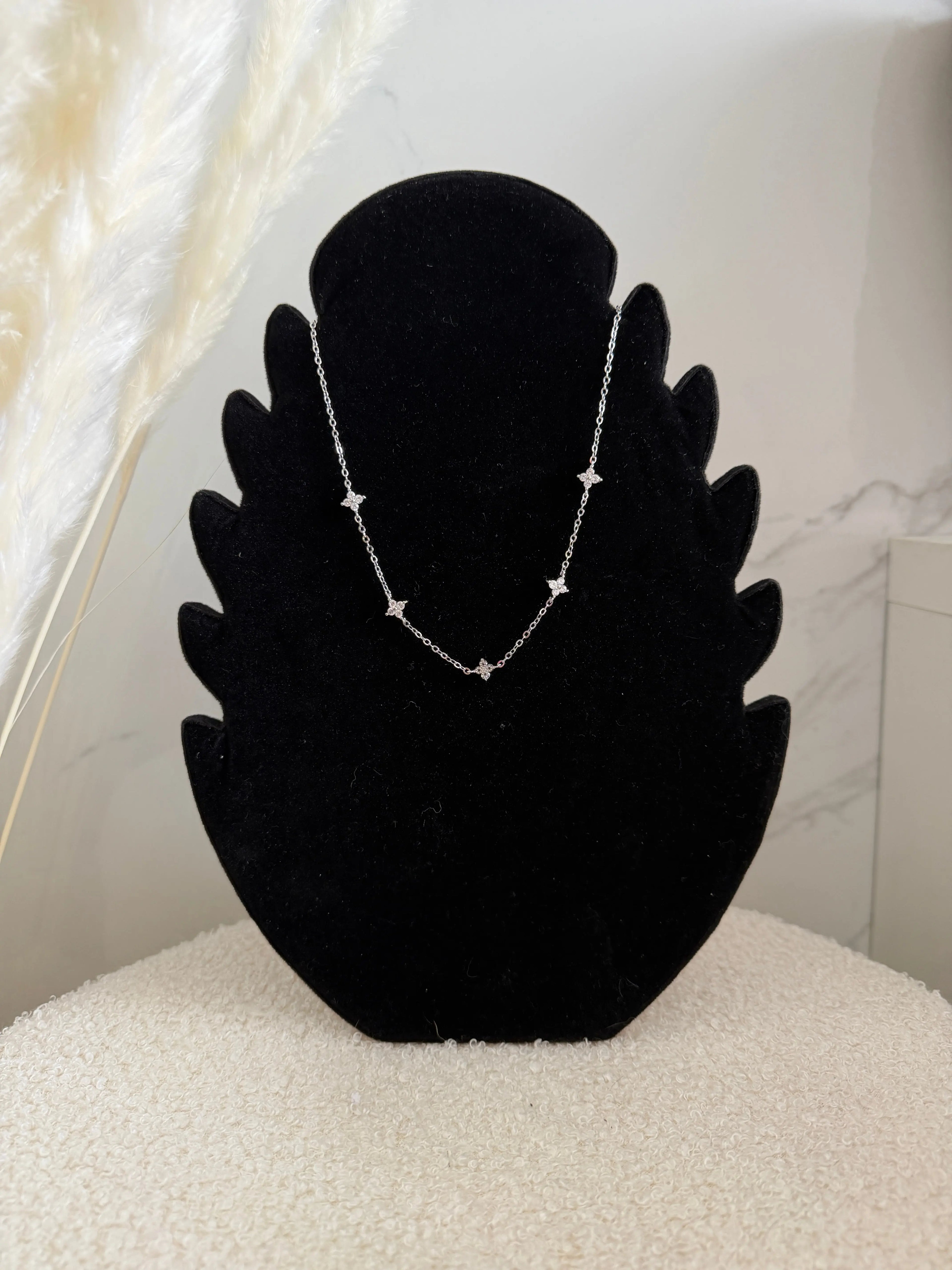 Collier argenté - Petites fleurs Maddy & Co
