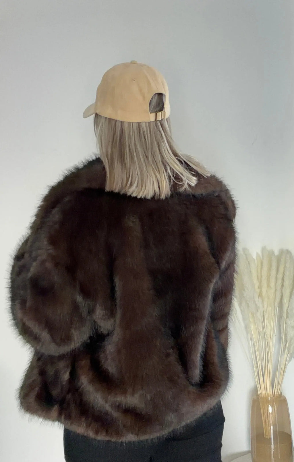 Le manteau ALMA - pièce incontournable de l'hiver 