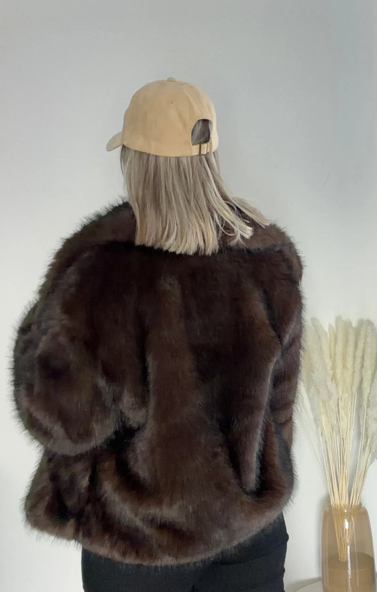 Le manteau ALMA - pièce incontournable de l'hiver 