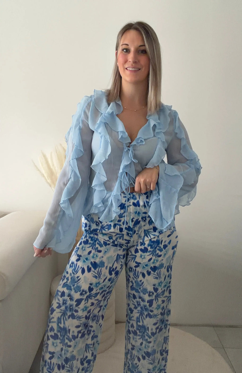 Blouse à volants  - Blue Maddy & Co