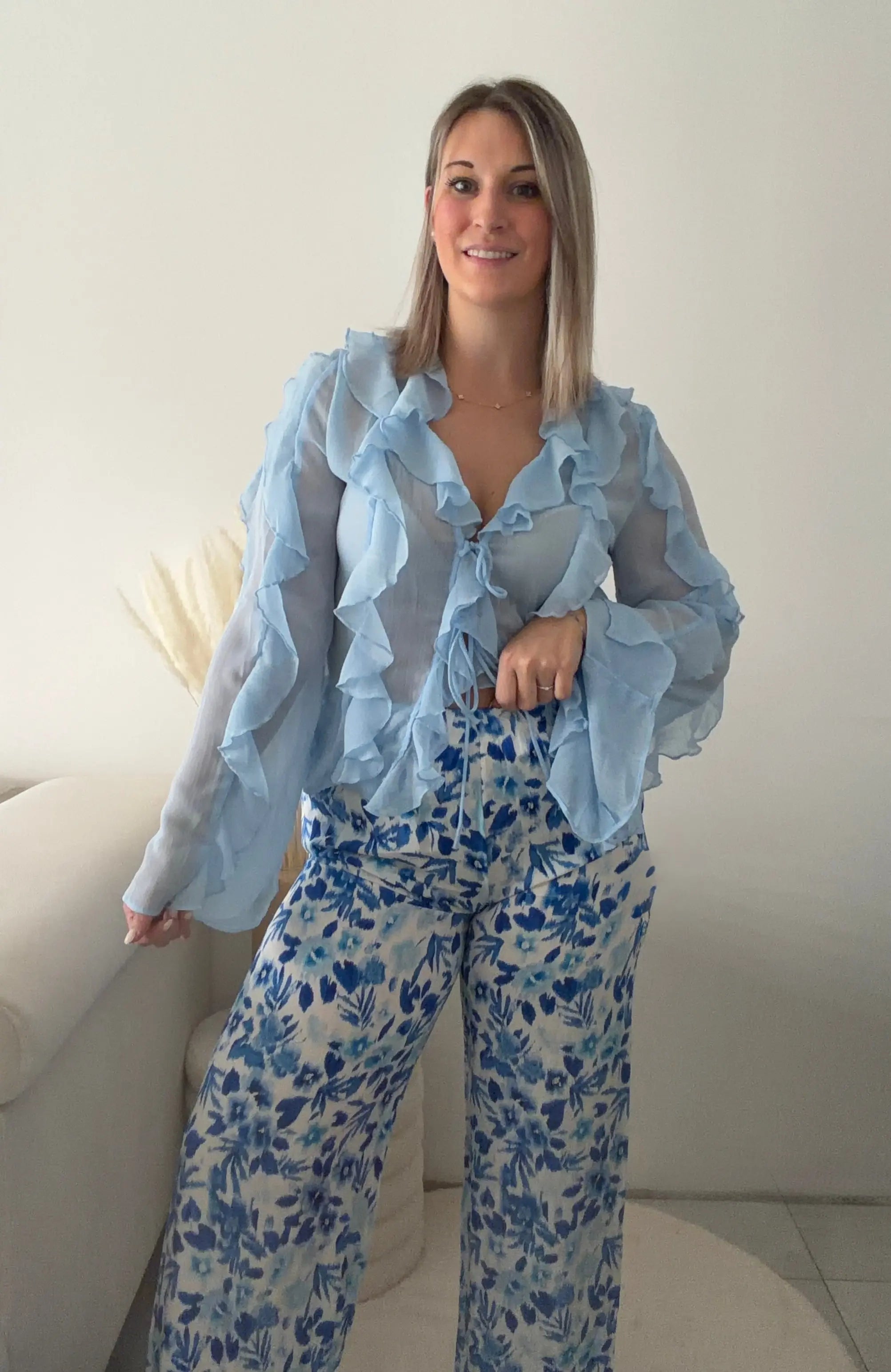 Blouse à volants  - Blue Maddy & Co