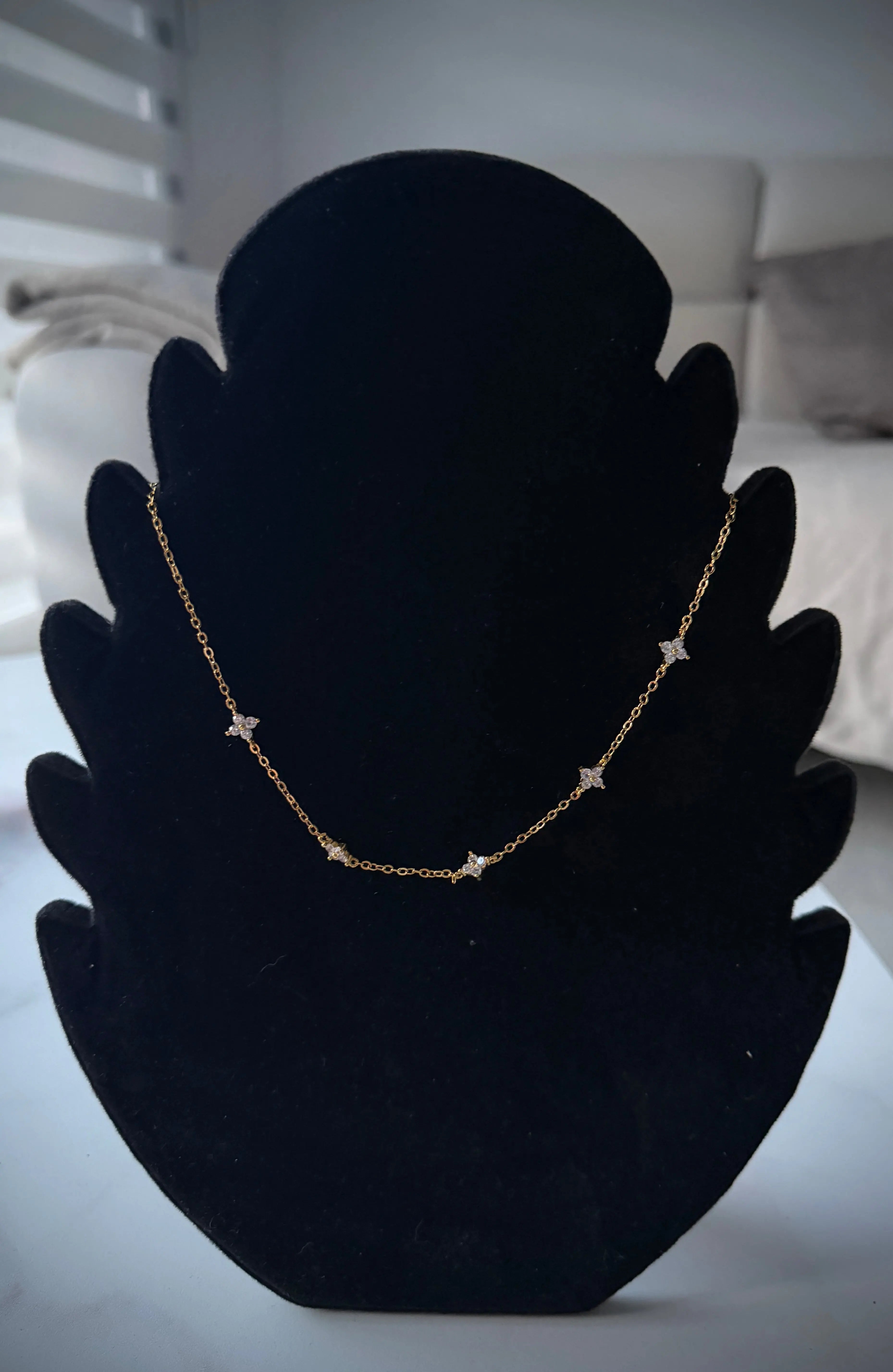 Collier doré - Petites fleurs Maddy & Co