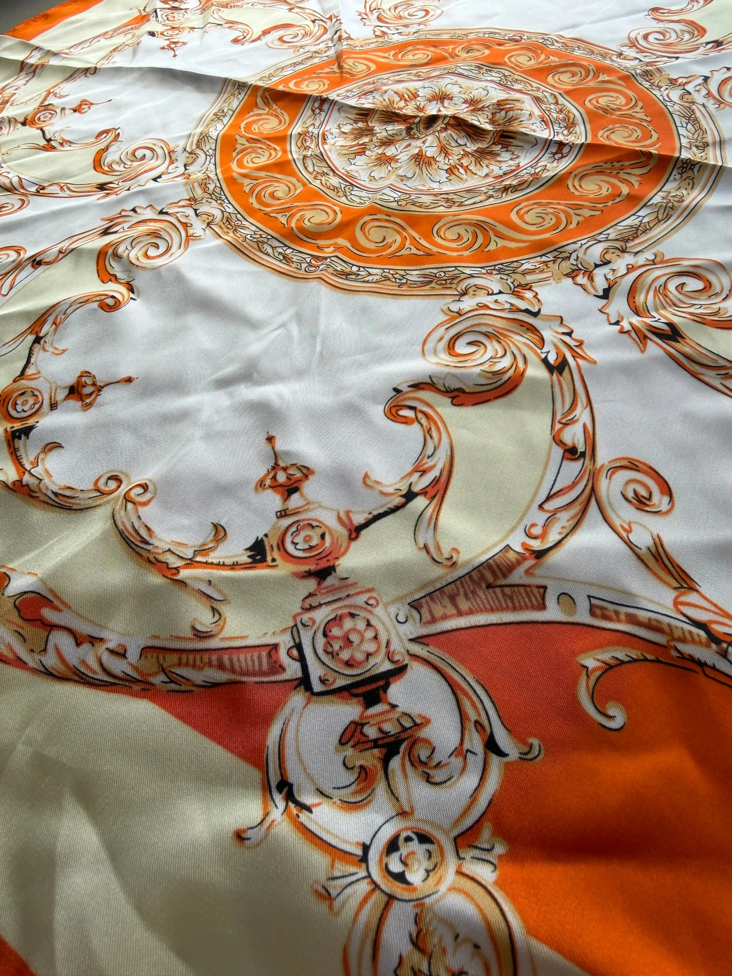 Foulard carré imprimé - Orange Maddy & Co