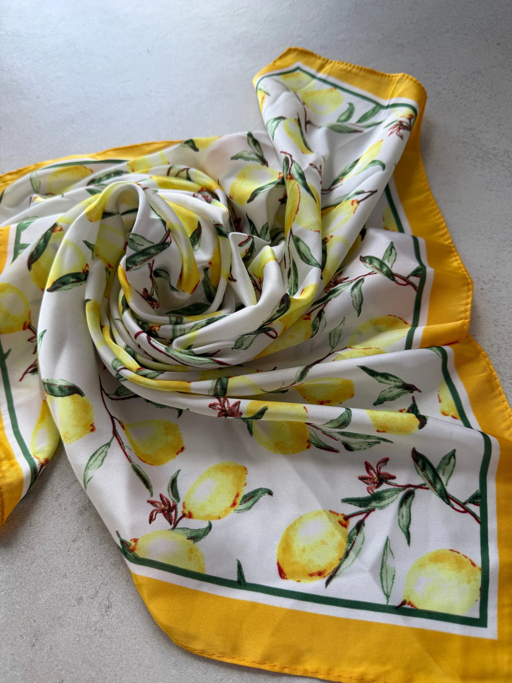 Foulard carré imprimé - Citron Maddy & Co