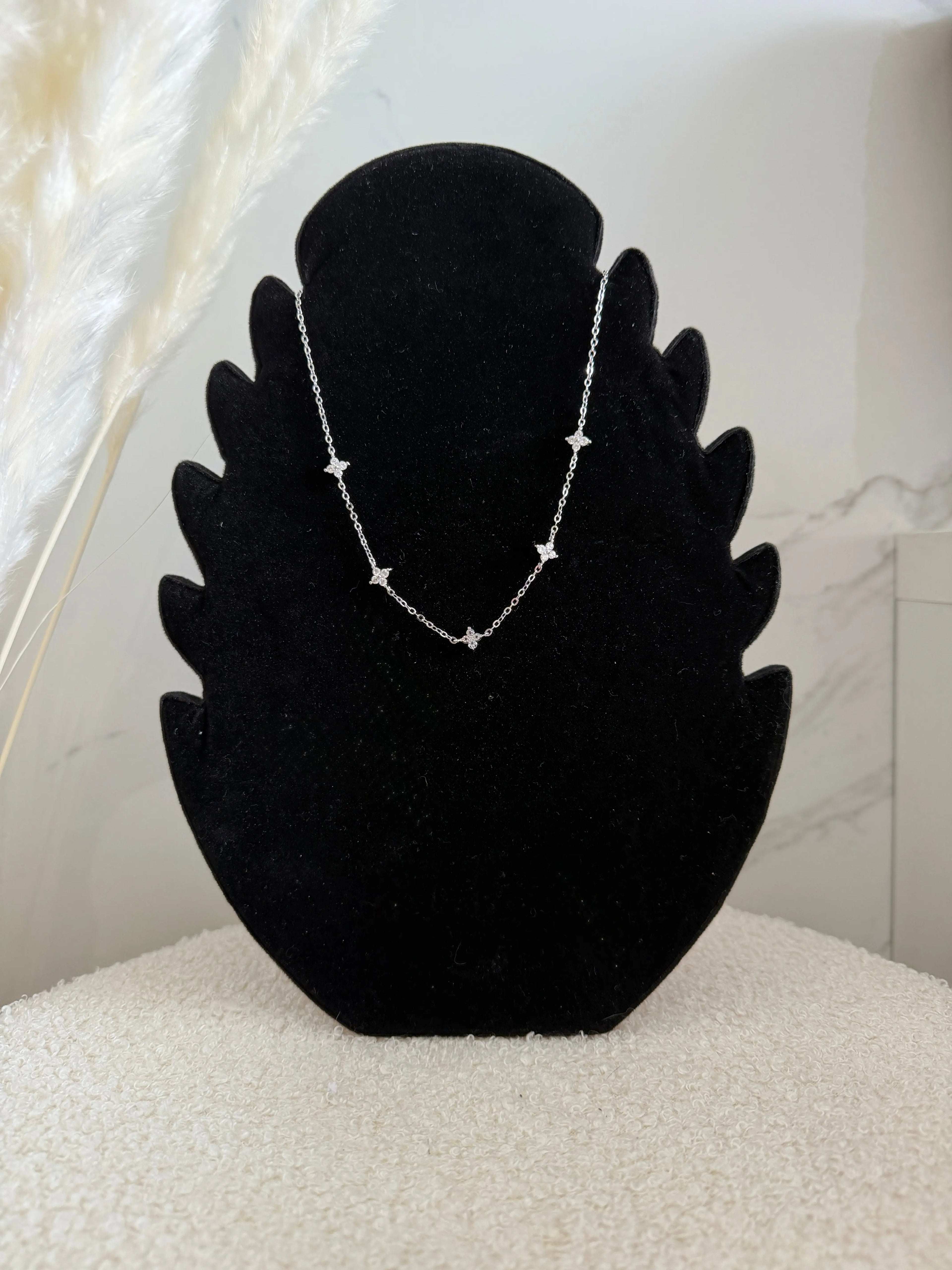 Collier argenté - Petites fleurs Maddy & Co
