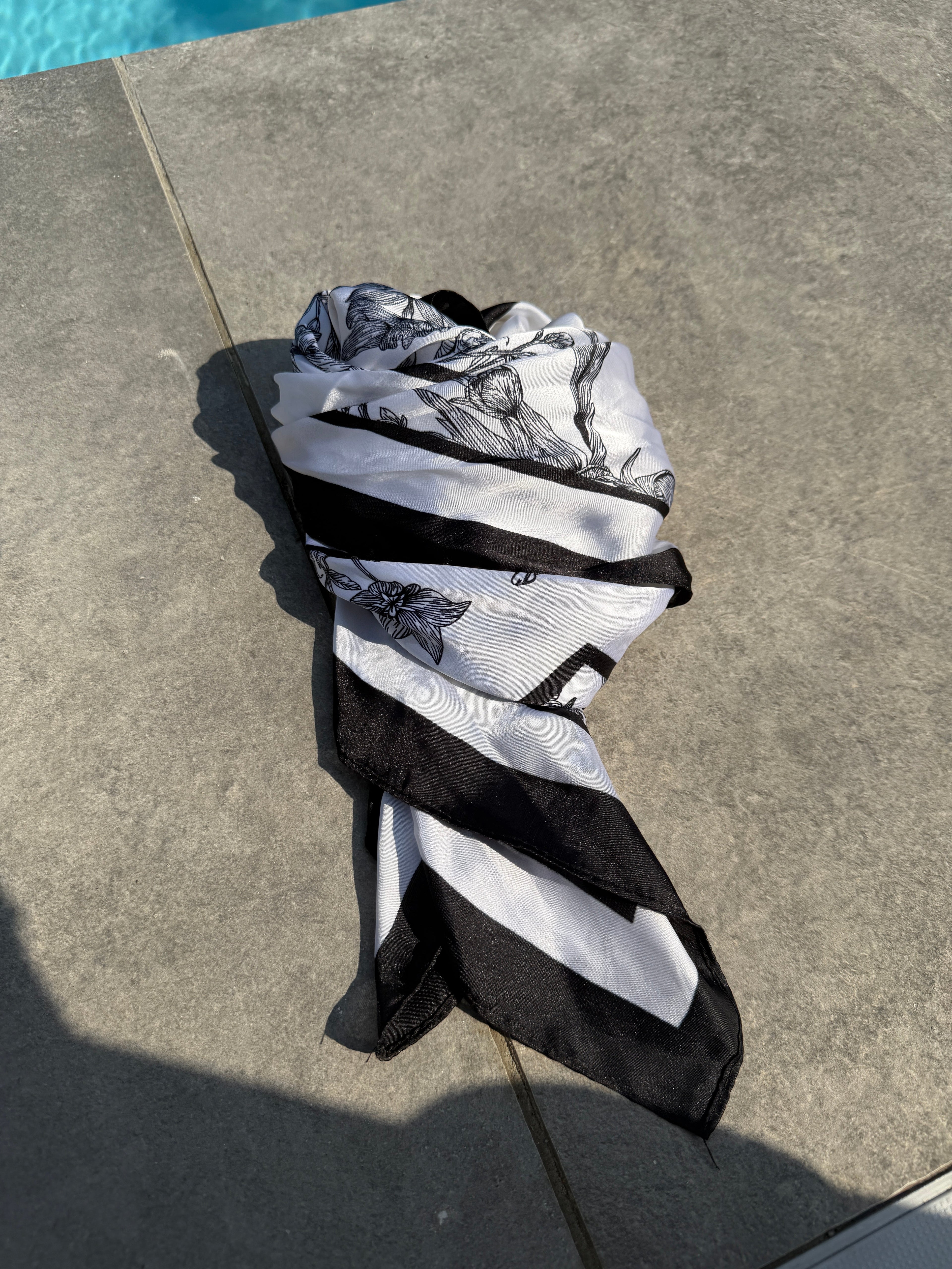 Foulard carré imprimé - Noir Maddy & Co