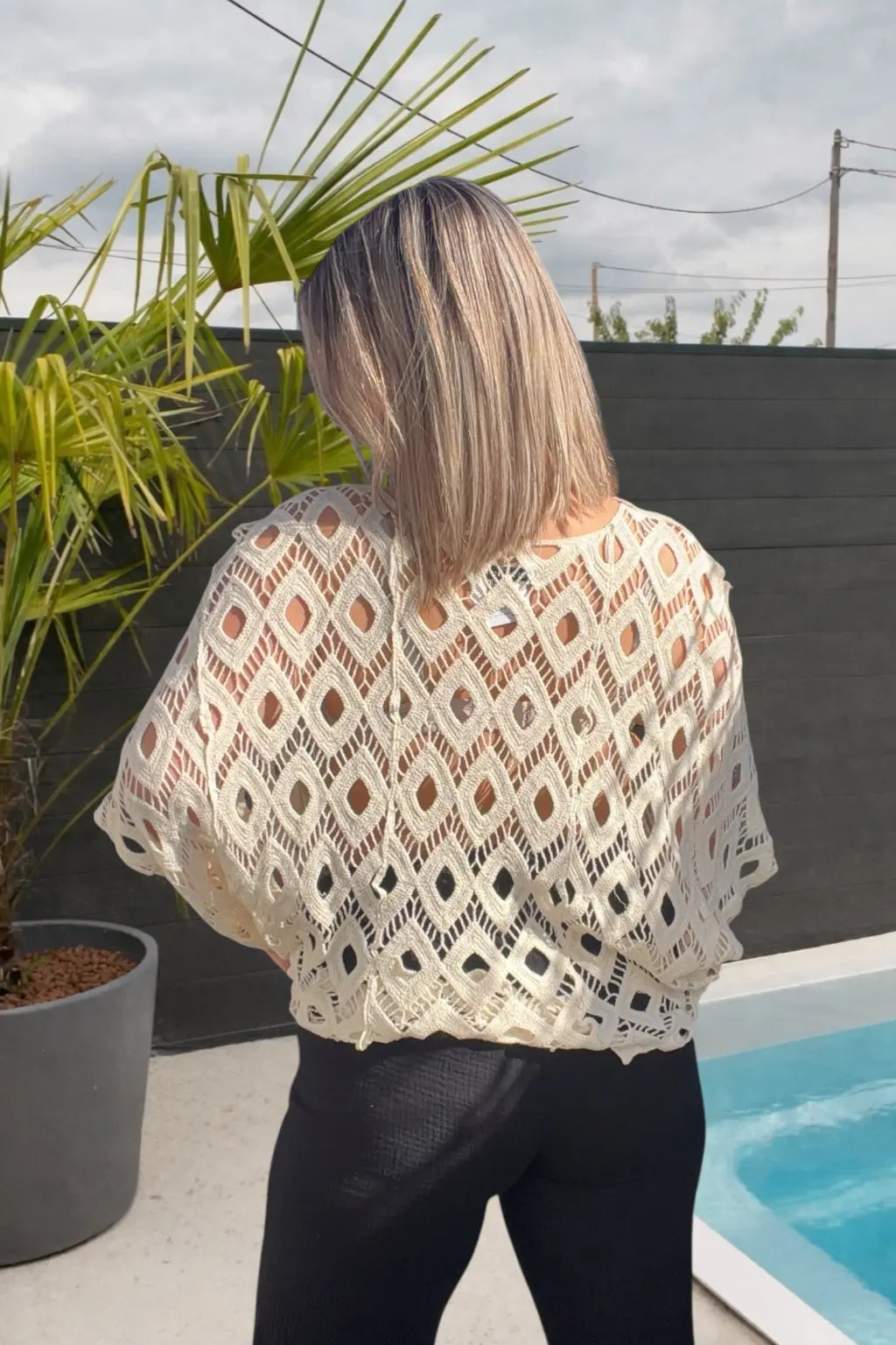 top poncho dentelle ajourée