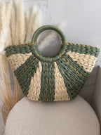 Sac à main bohème tressé Kaki – Éclat doré Maddy & Co
