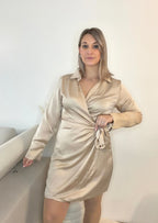 robe satinée manches longues