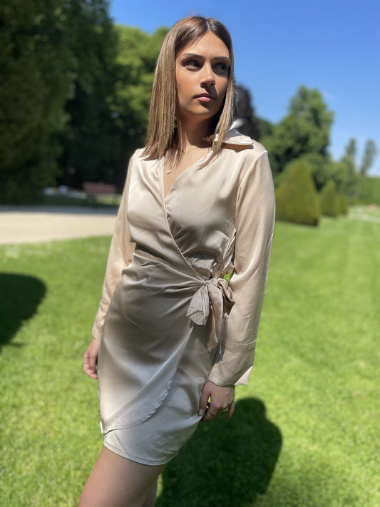 Robe satinée